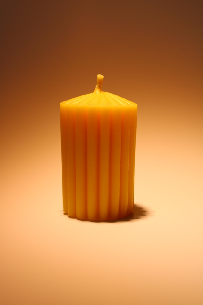 Bišu vaska svece Īsais rievotais cilindrs