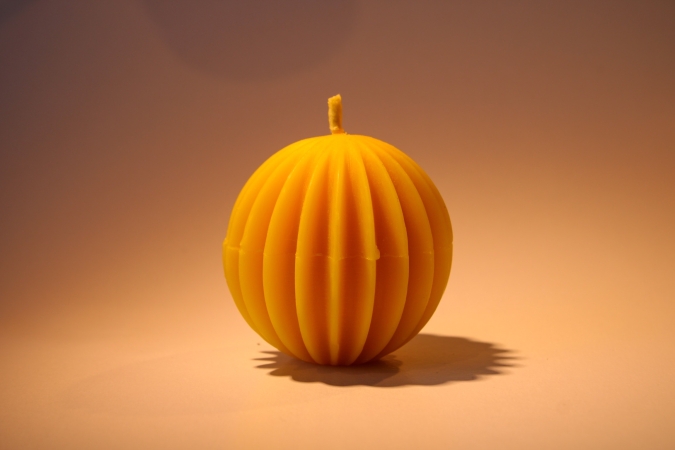 Bišu vaska svece Sīki rievotā bumba.